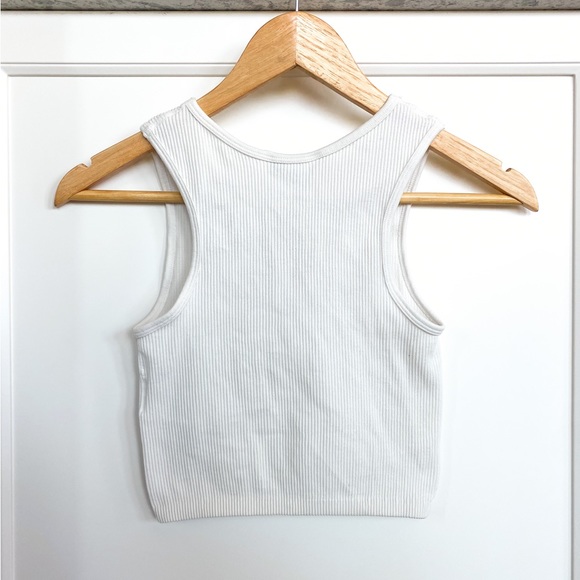 5/$50 🌷🌼🌿 ONLY Ribbed Crop Tank Size S - Picture 3 of 3